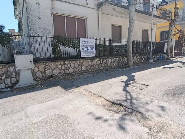 Villa Indipendente in vendita a Scauri, Minturno