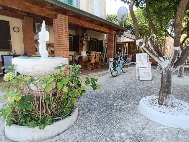 Villa Indipendente in vendita a Marina Di Minturno, Minturno