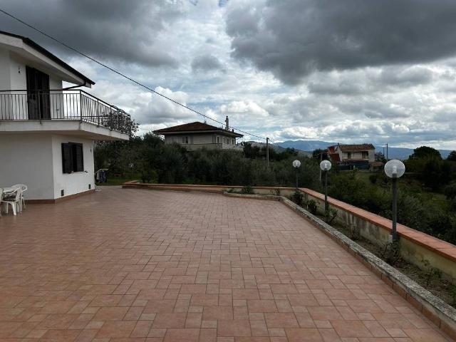 Villa Indipendente in vendita a Minturno, Lazio