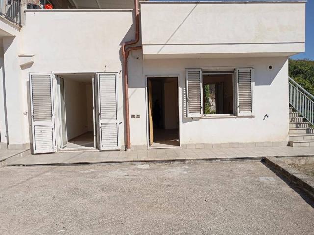 Villa Indipendente in vendita a Tremensuoli Vecchio, Minturno