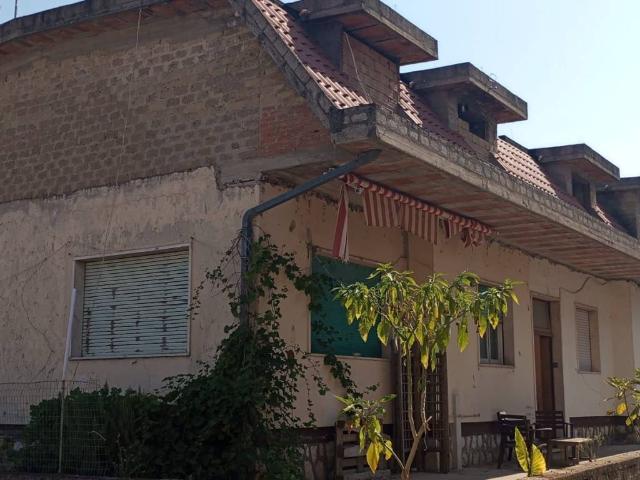 Villa Indipendente in vendita a Merola, Minturno