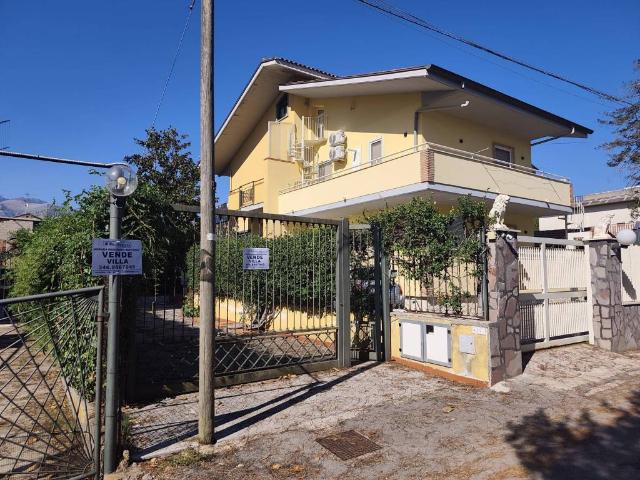 Villa Indipendente in vendita a Marina Di Minturno, Minturno