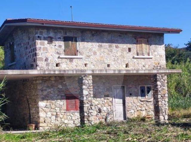 Villa Indipendente in vendita a Tremensuoli Vecchio, Minturno
