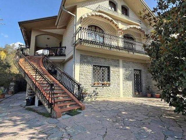 Villa Indipendente in vendita a Unione Comuni Garfagnana, Minucciano