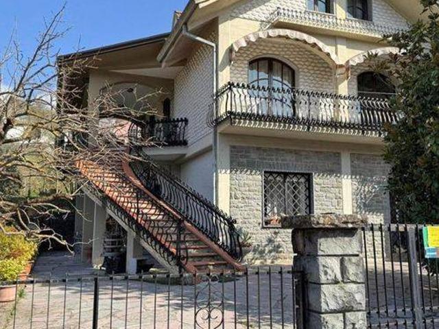 Villa Indipendente in vendita a Unione Comuni Garfagnana, Minucciano
