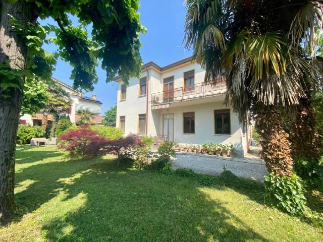 Villa Indipendente in vendita a Mira Taglio, Veneto