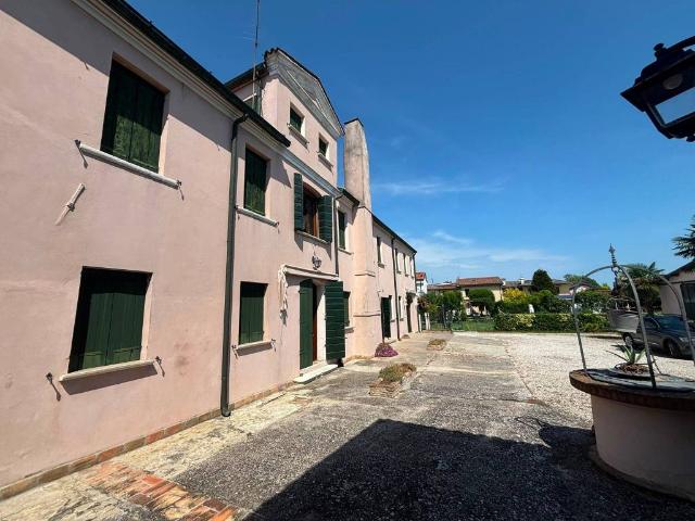 Villa Indipendente in vendita a Mira, Veneto