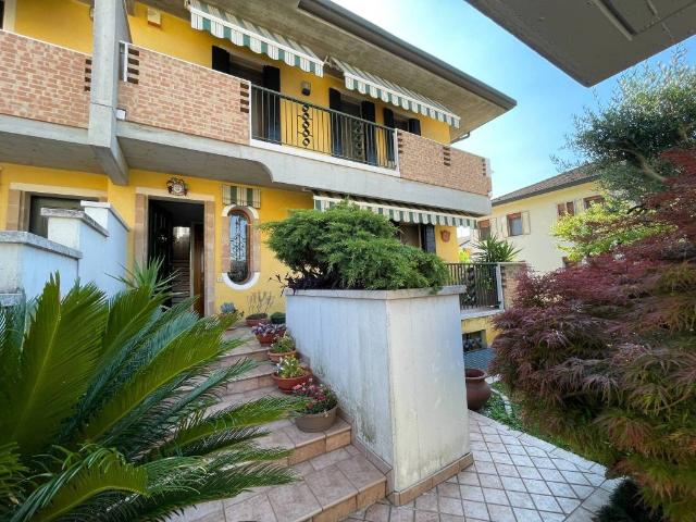 Villa Indipendente in vendita a Mira, Veneto