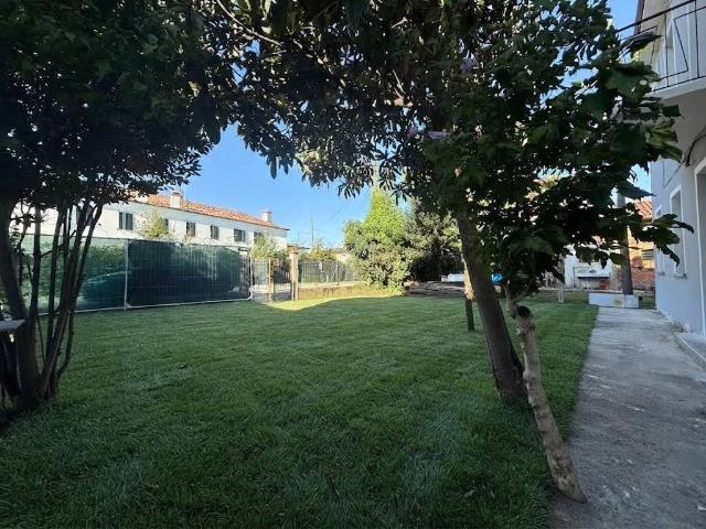 Villa Indipendente in vendita a Piazza Vecchia, Gambarare