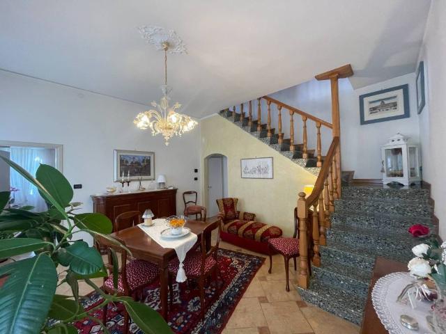 Villa Indipendente in vendita a Porto Menai, Mira Taglio