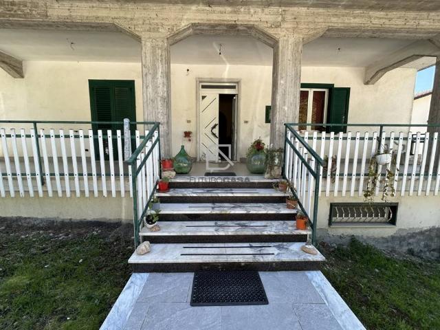 Villa Indipendente in vendita a Mirabella Eclano, Campania