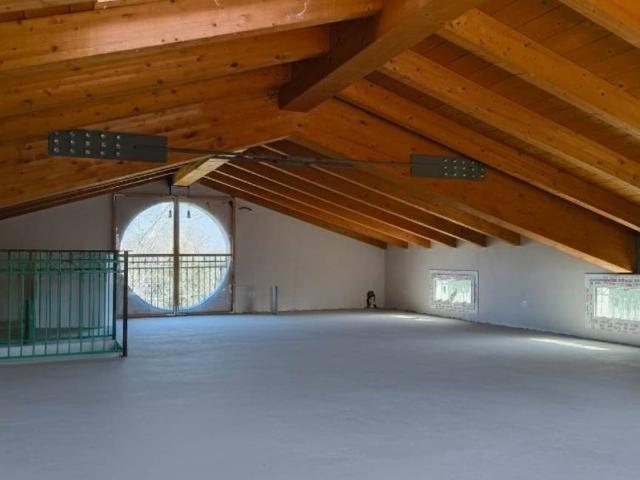 Villa Indipendente in vendita a Mirandola, Modena