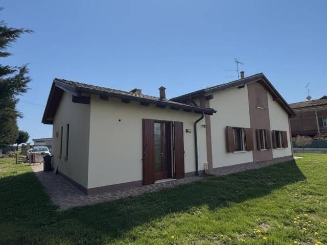 Villa Indipendente in vendita a Unione dei comuni Isola Mantovana, San Giovanni Del Dosso