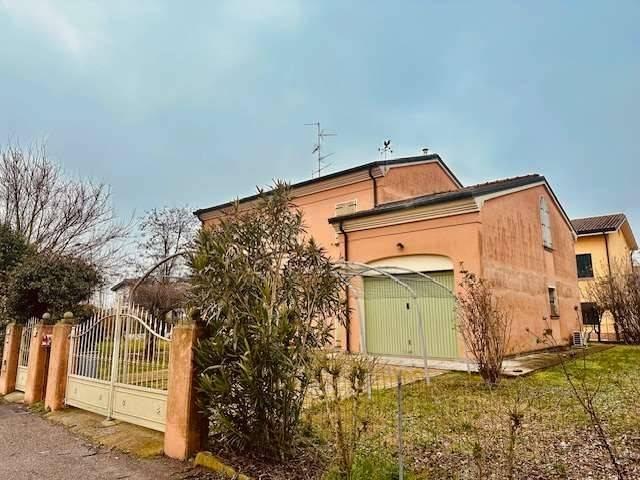 Villa Indipendente in vendita a Unione Comuni Modenesi Area Nord, Mirandola