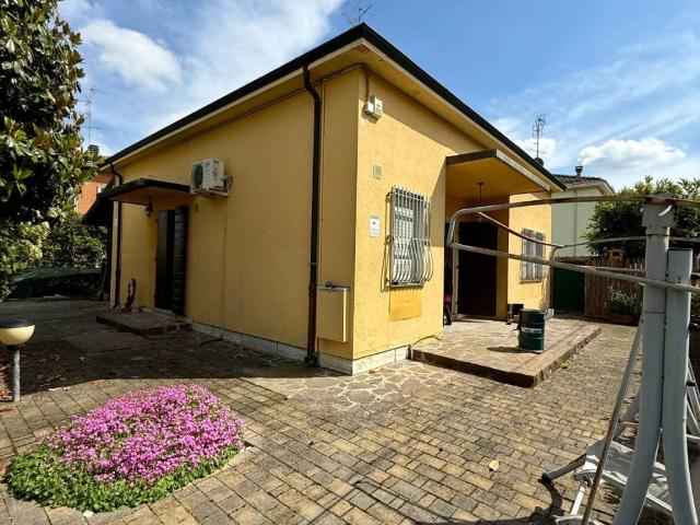 Villa Indipendente in vendita a Unione Comuni Modenesi Area Nord, Mirandola