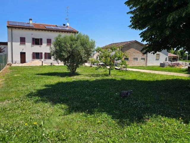 Villa Indipendente in vendita a Unione Comuni Modenesi Area Nord, Mirandola
