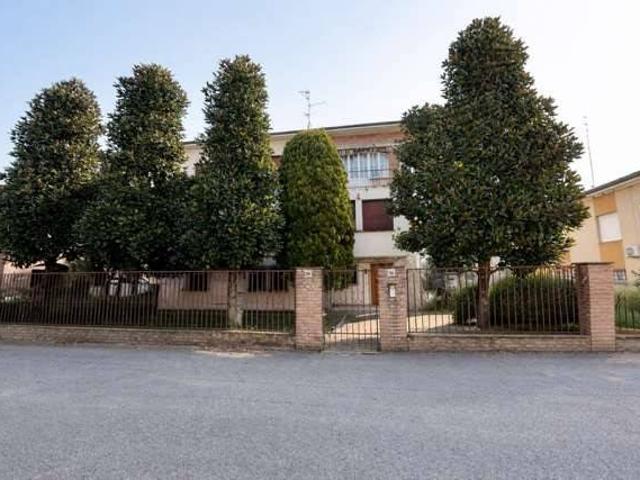 Villa Indipendente in vendita a Unione Comuni Modenesi Area Nord, Mirandola