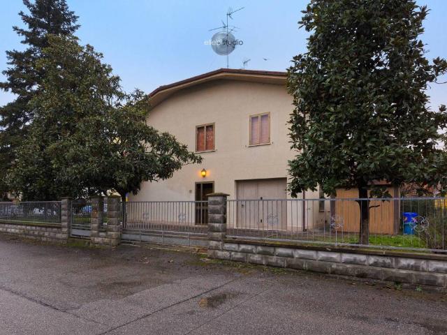Villa Indipendente in vendita a Unione Comuni Modenesi Area Nord, Mirandola
