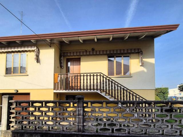 Villa Indipendente in vendita a Mirano, Veneto
