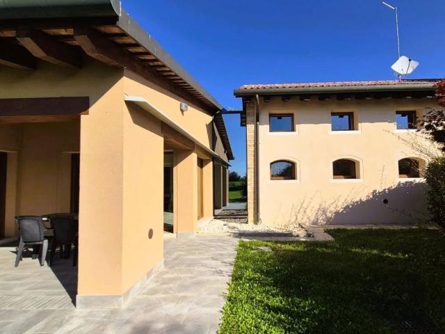 Villa Indipendente in vendita a Mirano, Veneto
