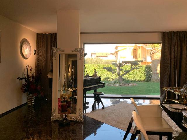 Villa Indipendente in vendita a Misano Adriatico, Reggio Emilia