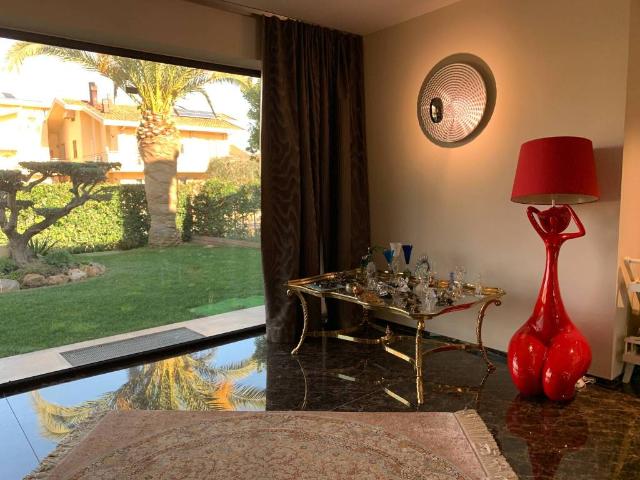 Villa Indipendente in vendita a Misano Adriatico, Reggio Emilia