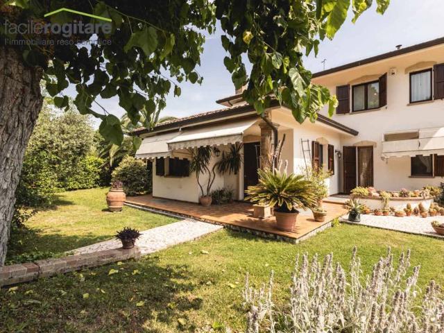 Villa Indipendente in vendita a Cà Bianchini, Misano Adriatico