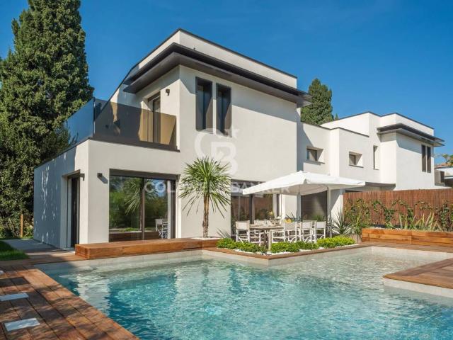 Villa Indipendente in vendita a Camilluccia, Misano Adriatico