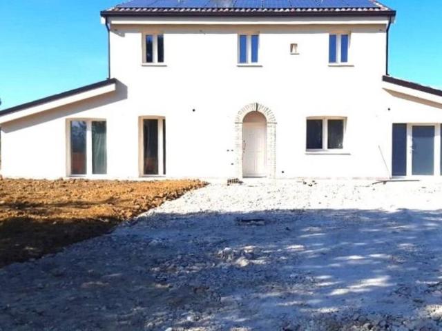 Villa Indipendente in vendita a Cella, Misano Adriatico