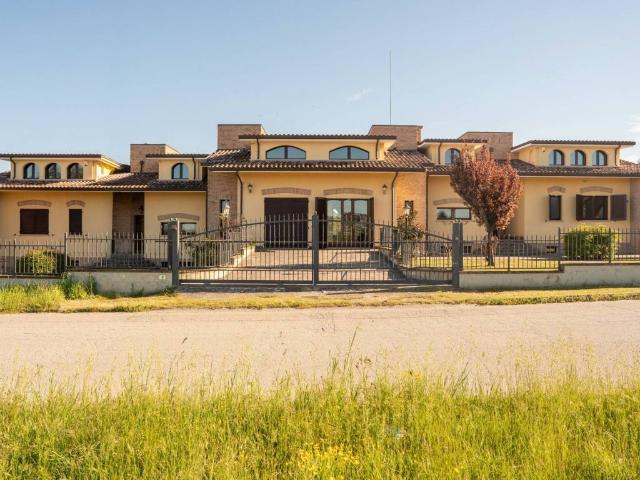 Villa Indipendente in vendita a Ca' Rastelli, Misano Adriatico