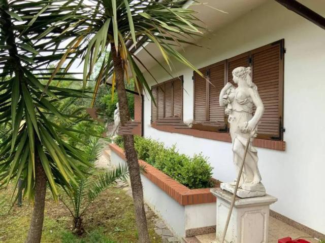 Villa Indipendente in vendita a Misano Adriatico, Reggio Emilia