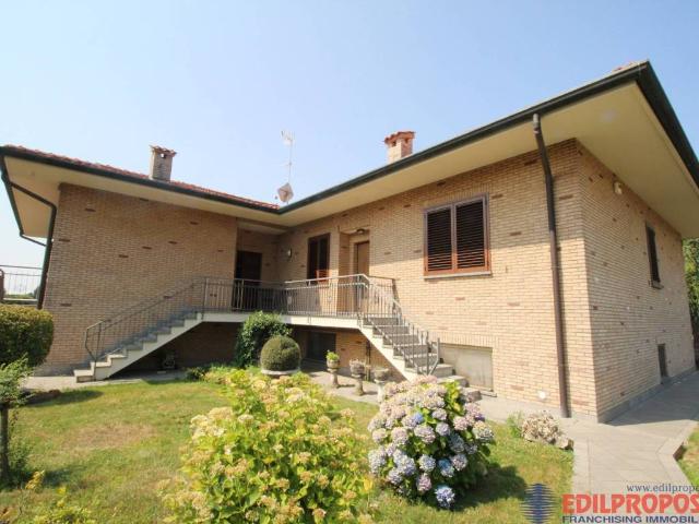 Villa Indipendente in vendita a Misinto, Lombardia