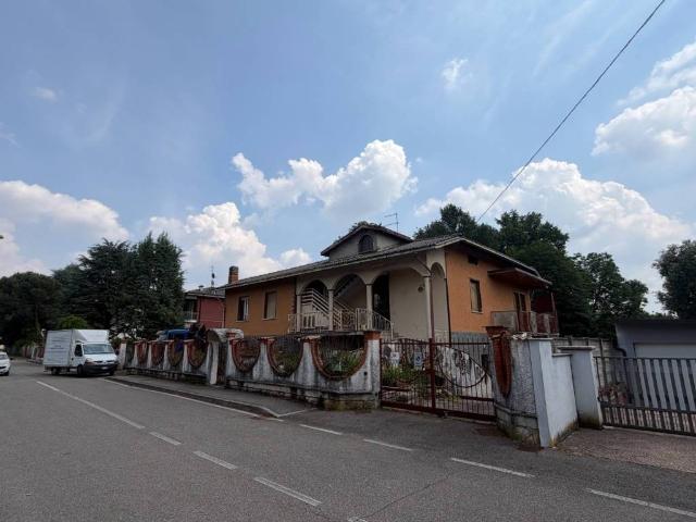 Villa Indipendente in vendita a Misinto, Lombardia