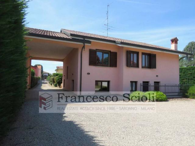 Villa Indipendente in vendita a Misinto, Lombardia