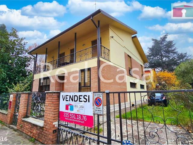 Villa Indipendente in vendita a Modena