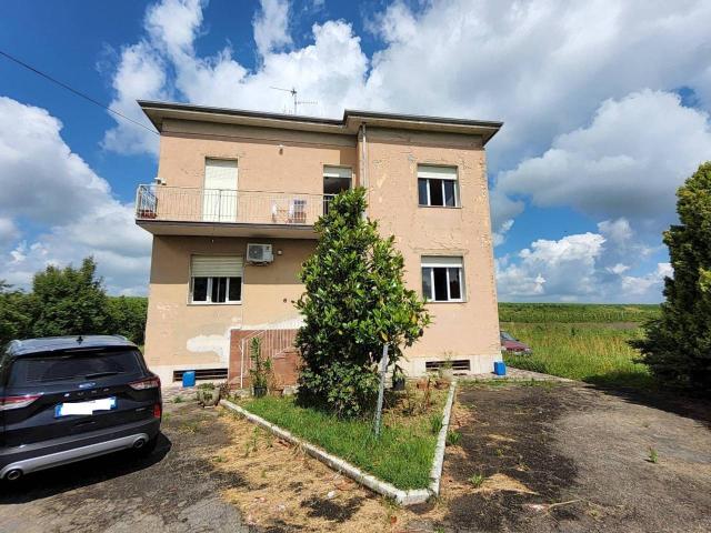 Villa Indipendente in vendita a Modena