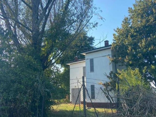 Villa Indipendente in vendita a Modena, Tre Olmi