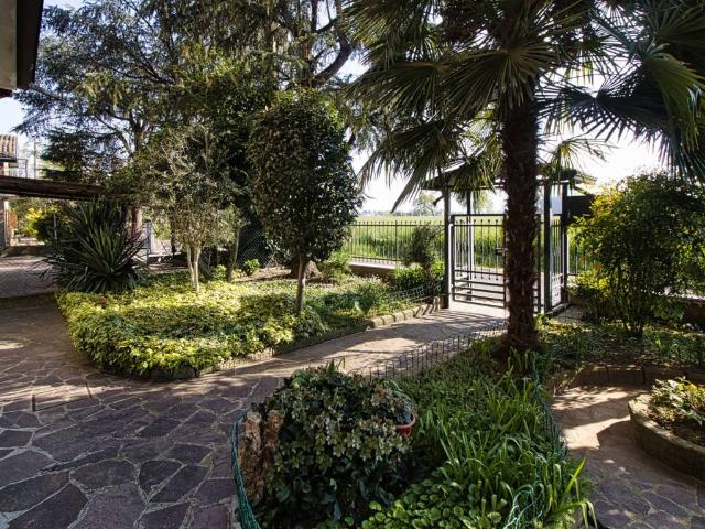 Villa Indipendente in vendita a Buon Pastore-Sant'Agnese-San Damaso, Modena