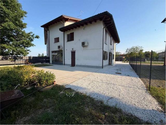 Villa Indipendente in vendita a Albareto, Modena