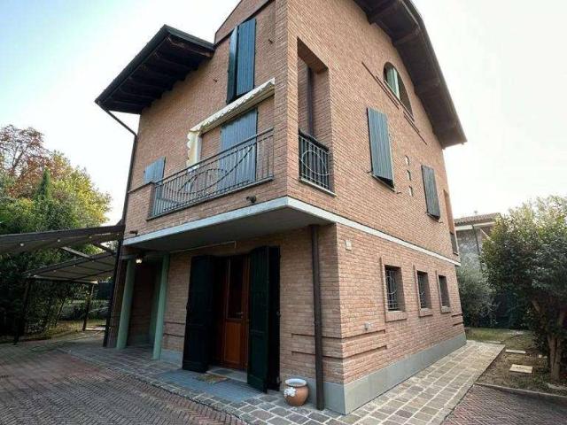 Villa Indipendente in vendita a Modena, Saliceta San Giuliano