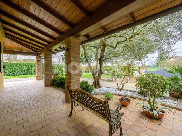 Villa Indipendente in vendita a San Faustino-Madonnina-Quattroville, Modena