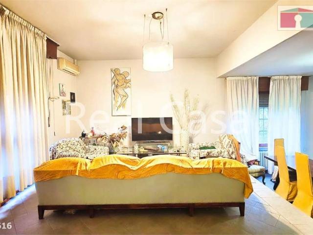 Villa Indipendente in vendita a San Faustino-Madonnina-Quattroville, Modena