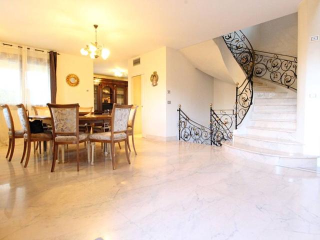 Villa Indipendente in vendita a San Faustino-Madonnina-Quattroville, Modena