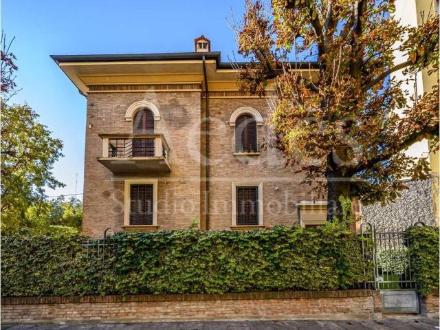 Villa Indipendente in vendita a Buon Pastore-Sant'Agnese-San Damaso, Modena
