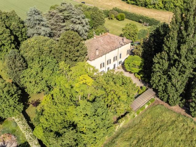 Villa Indipendente in vendita a Tre Olmi, Modena