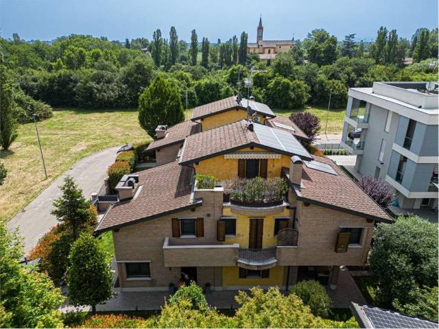 Villa Indipendente in vendita a Modena, Saliceta San Giuliano