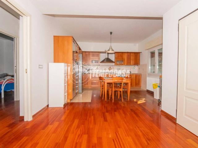 Villa Indipendente in vendita a Modena, Madonnina