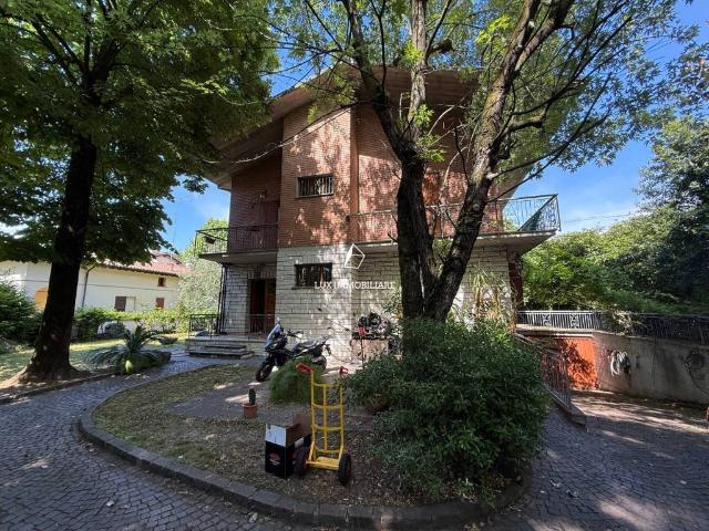 Villa Indipendente in vendita a Buon Pastore-Sant'Agnese-San Damaso, Modena
