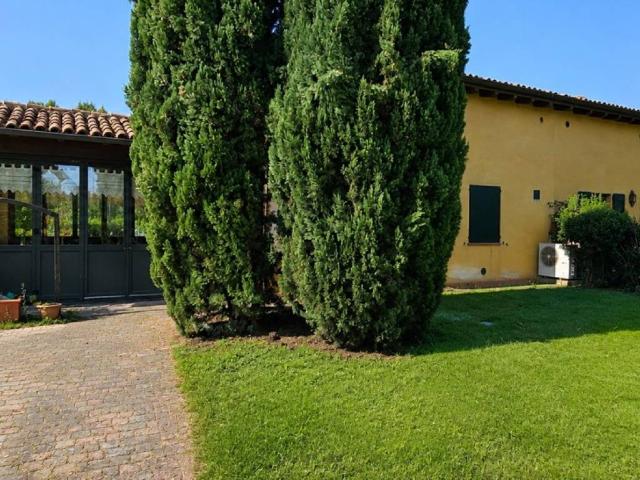 Villa Indipendente in vendita a Buon Pastore-Sant'Agnese-San Damaso, Modena