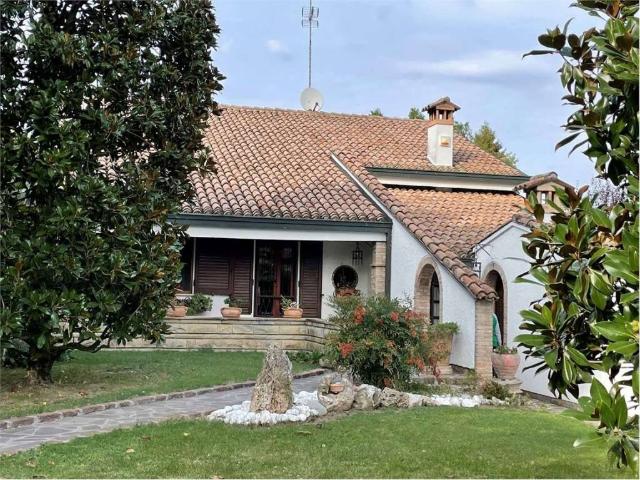 Villa Indipendente in vendita a San Faustino-Madonnina-Quattroville, Modena